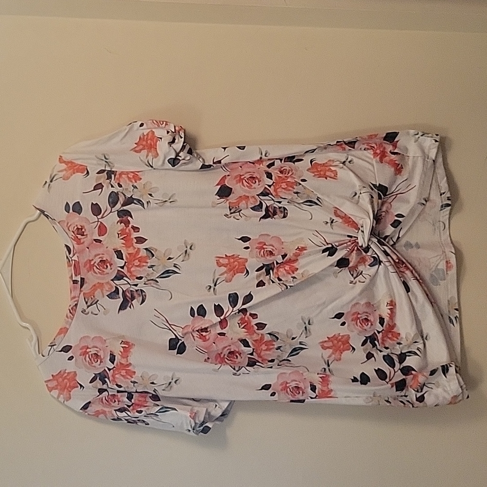 Floral knotted top